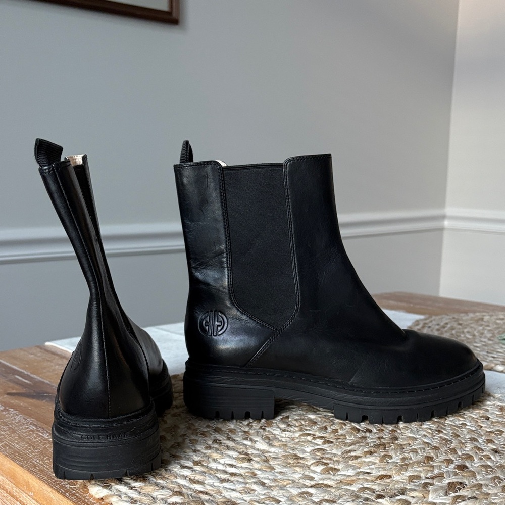 Cole Haan Tahoe Featherfeel Chelsea Lug Sole Boots Women’s 8 - Picture 6 of 9